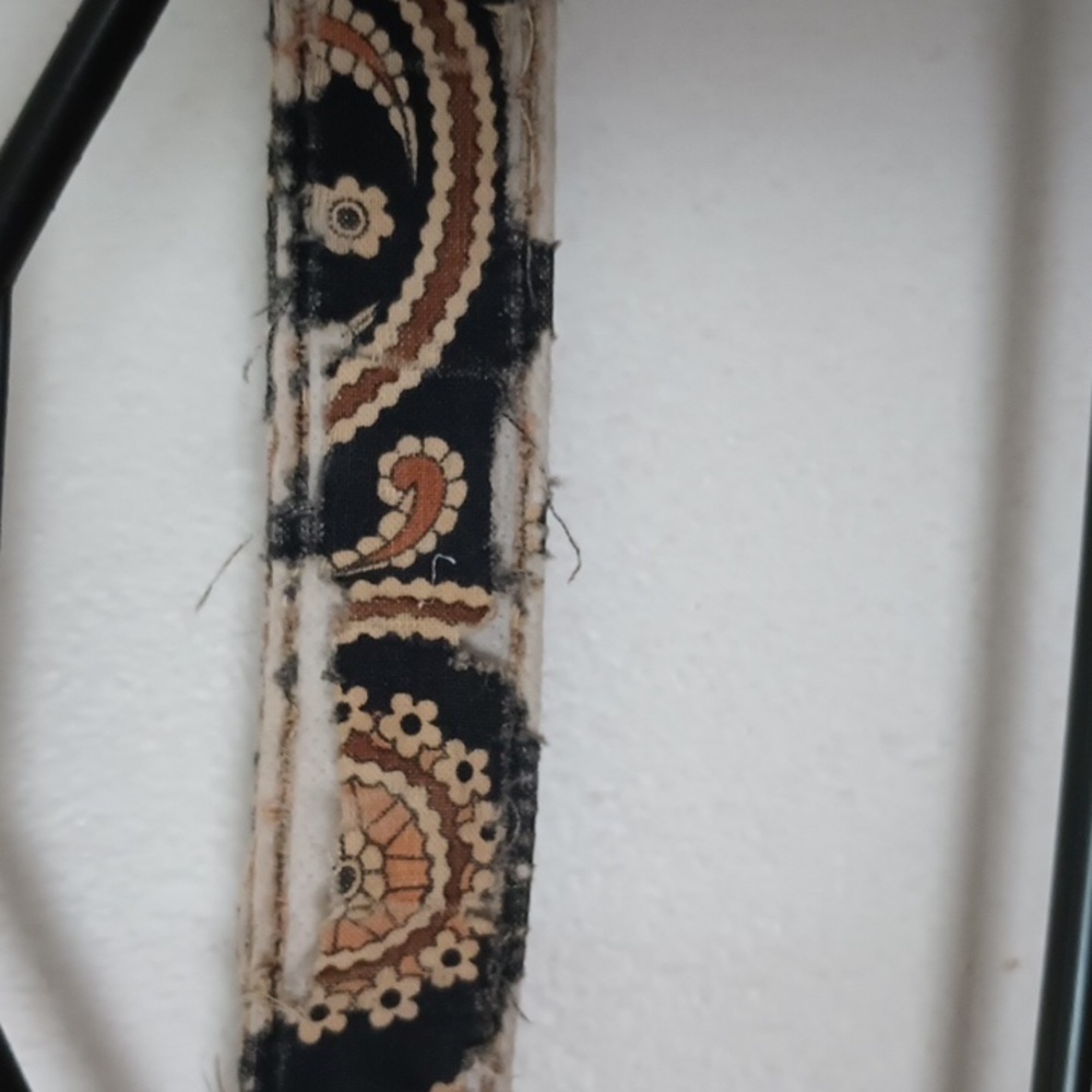 Vera Bradley Purse some wear on handle strap - Picture 5 of 5